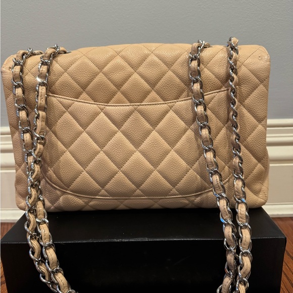 Chanel Jumbo Classic Flap, Amazing Condition! - Picture 2 of 8